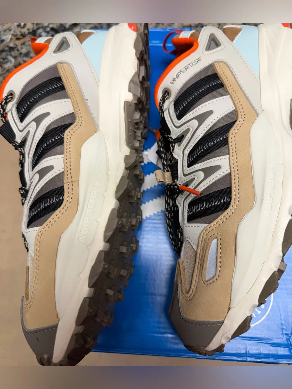 Adidas men’s 9.5 hyperturf shoes- new in box
